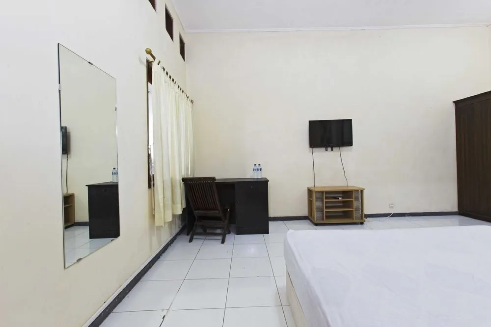 RedDoorz Kemang Ampera