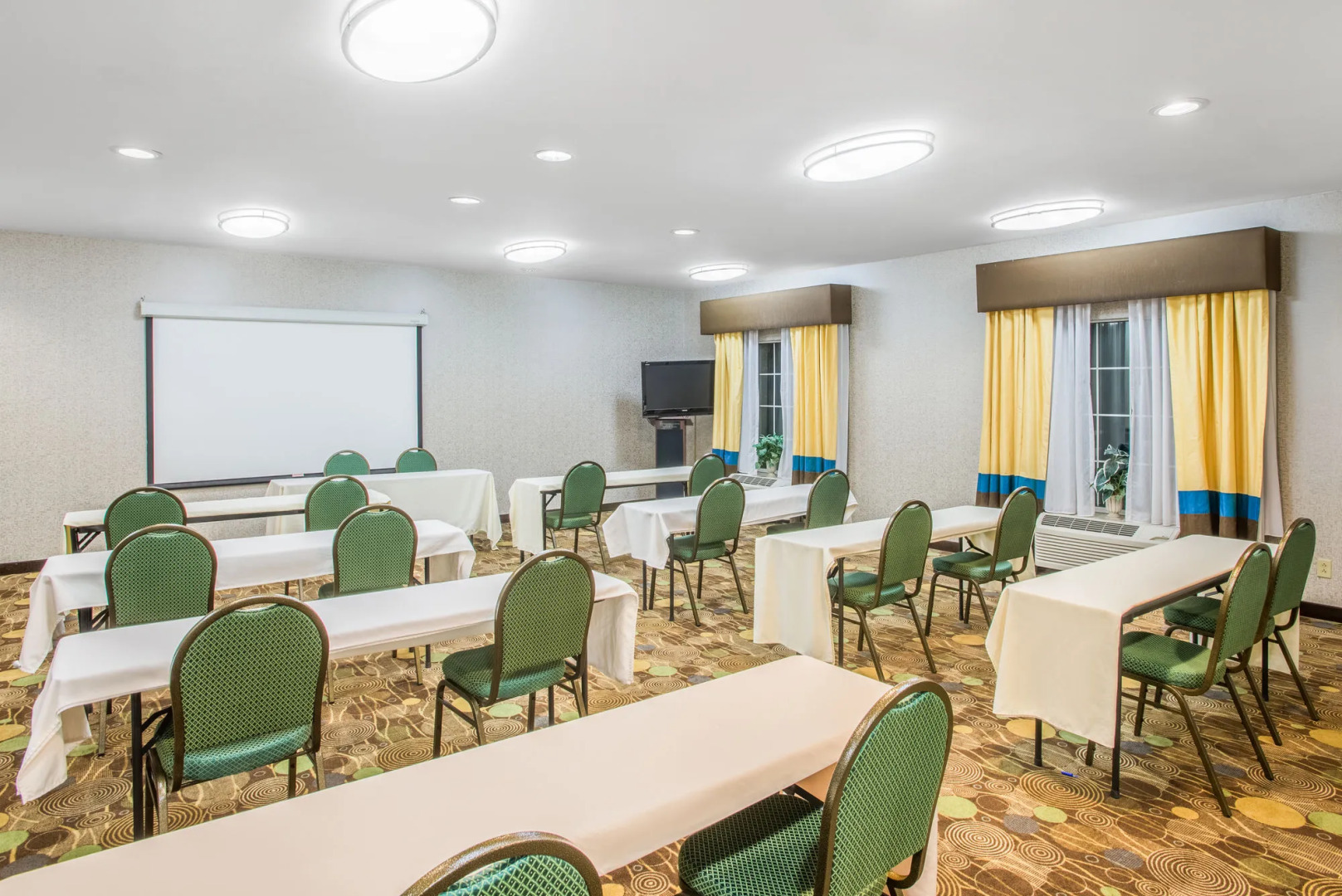 Holiday Inn Express Hotel & Suites Brattleboro by IHG