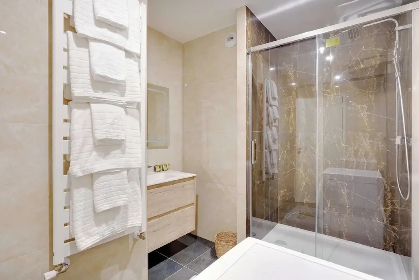 Sleek & Refined Apartment - Levallois-perret