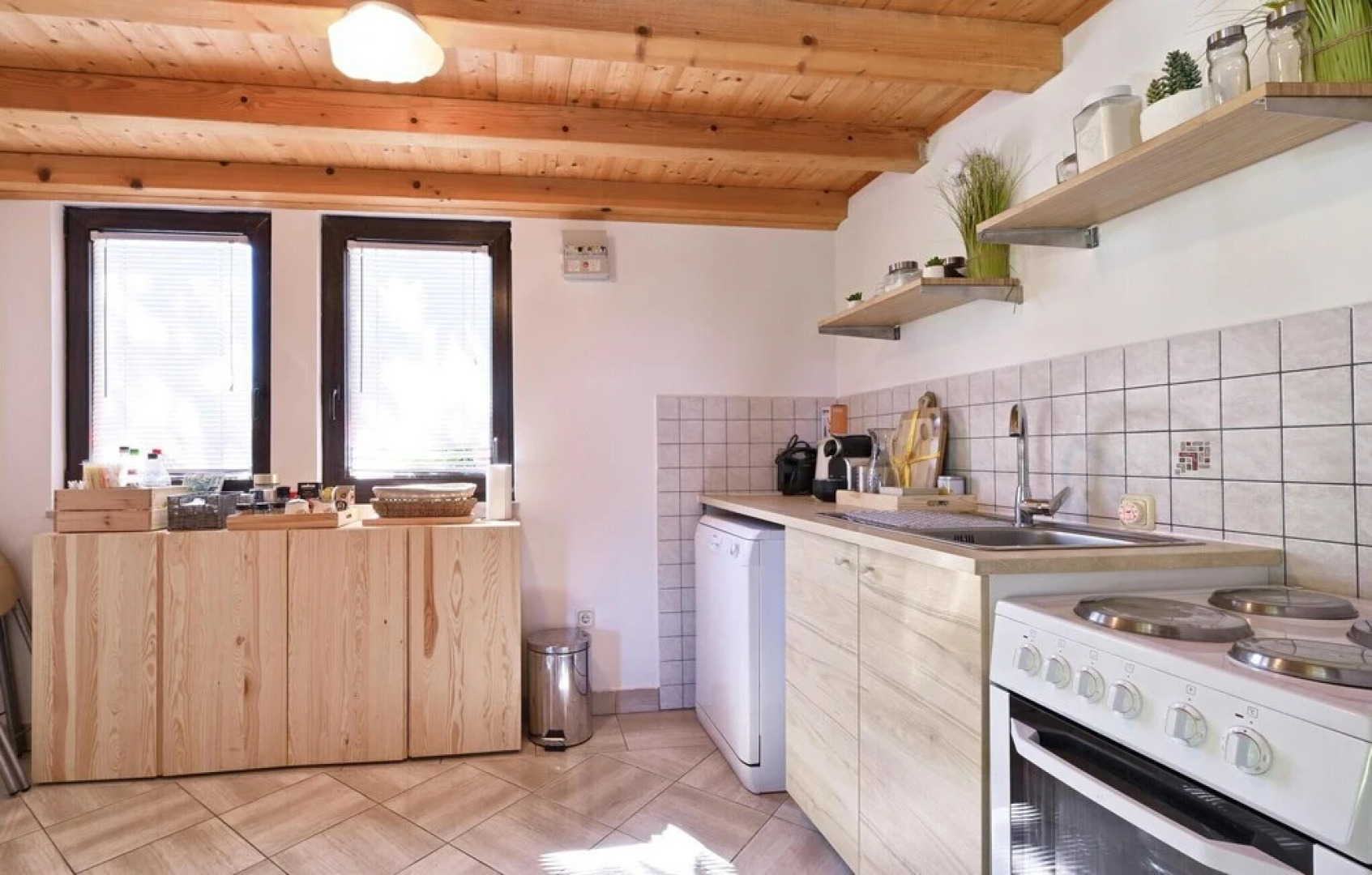 Amazing Home in Galovic Selo With 1 Bedrooms and Jacuzzi