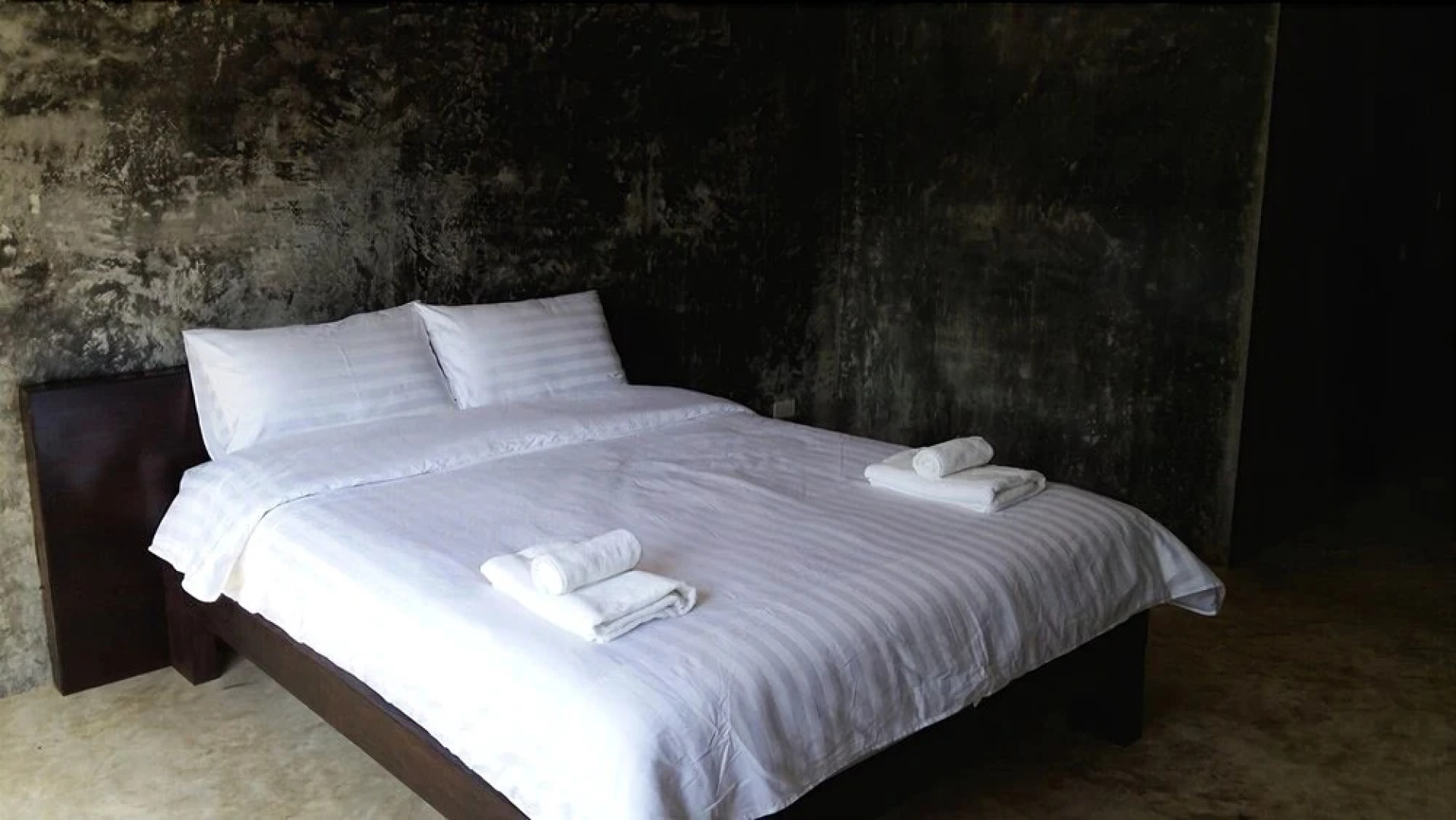 Come Moon Loft Hotel