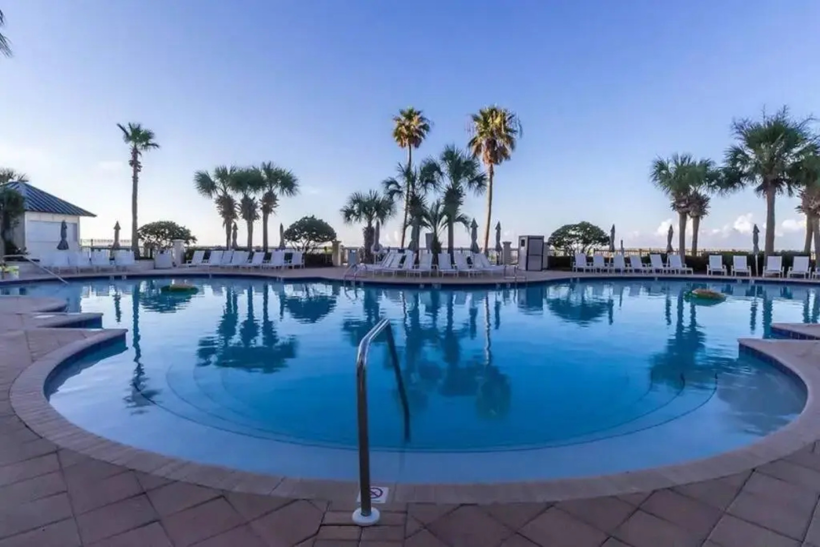 The Beach Club Doral 306 - Spacious Beachfront Condo!