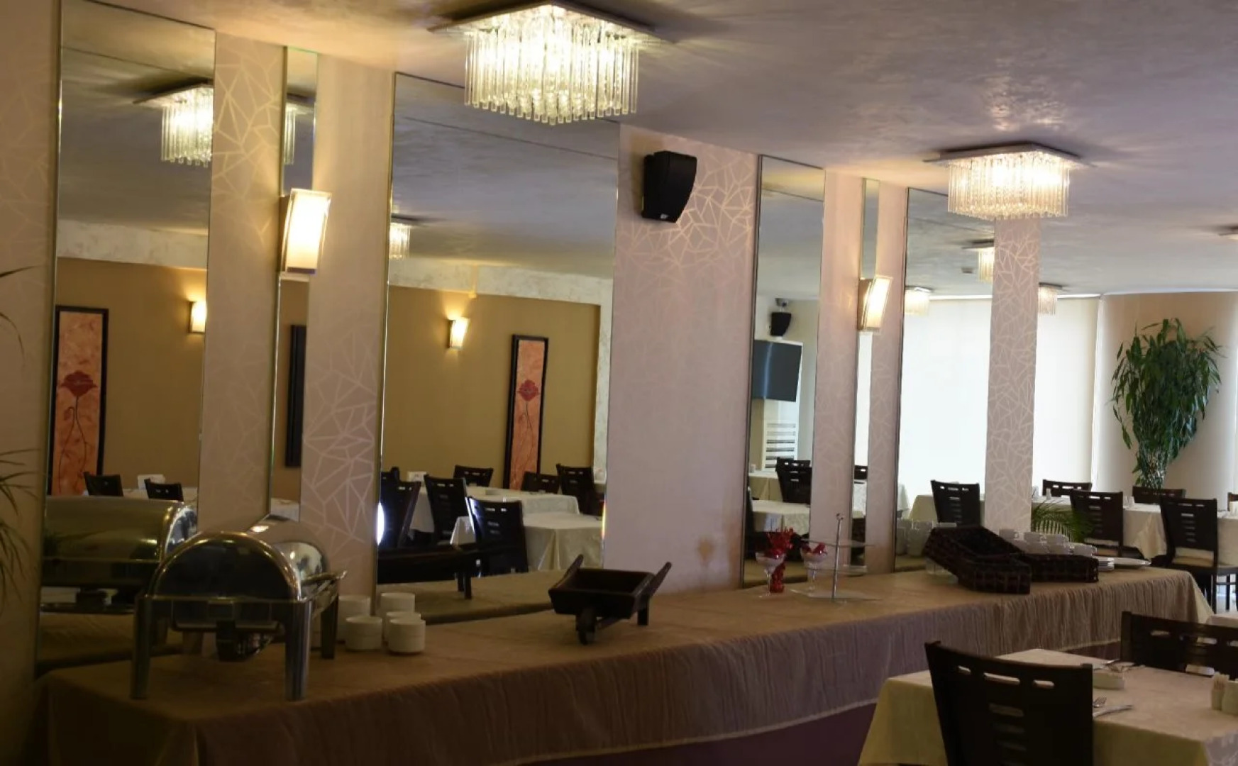 Al Murjan Palace Hotel