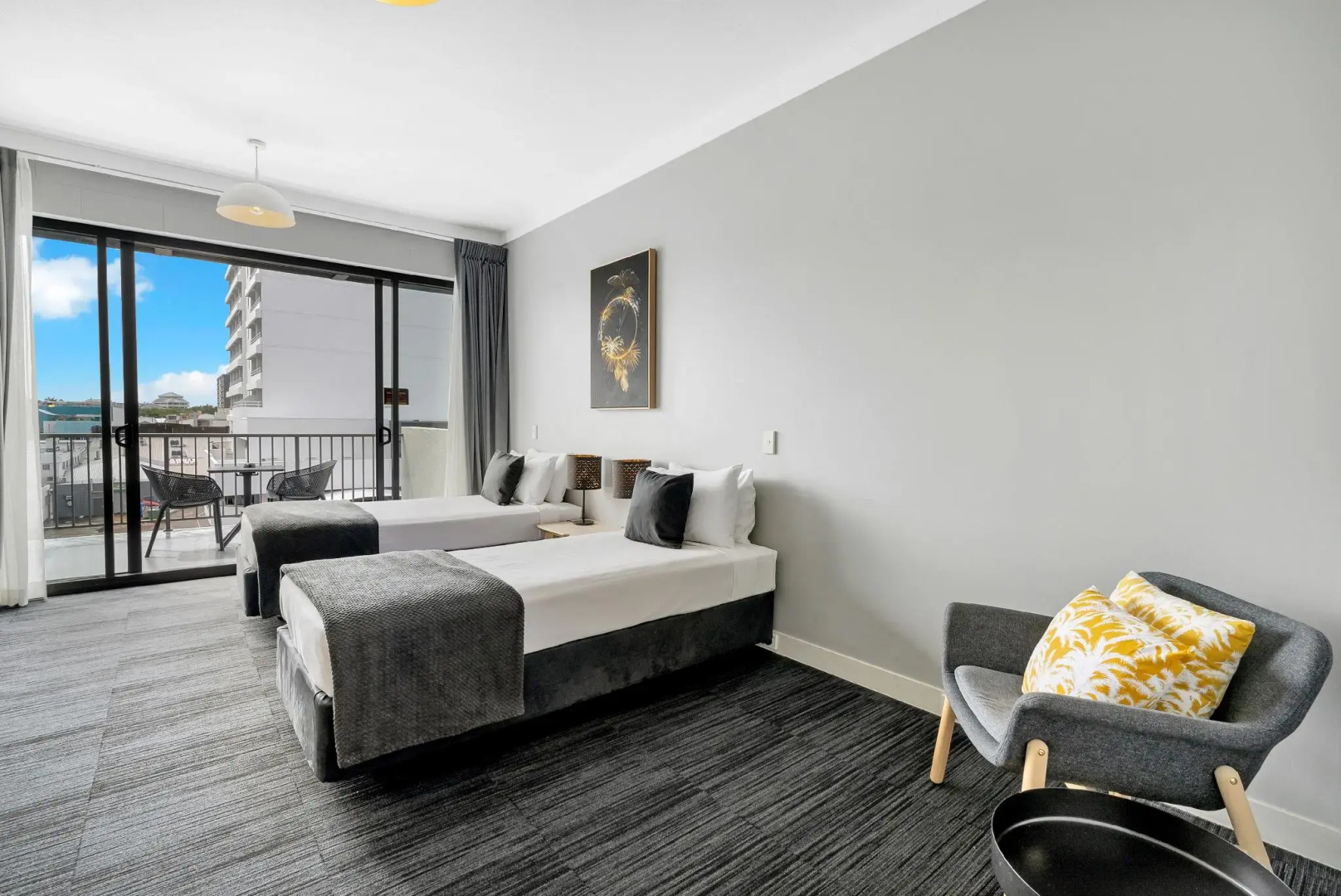 Gilligan's Backpackers Hotel & Resort