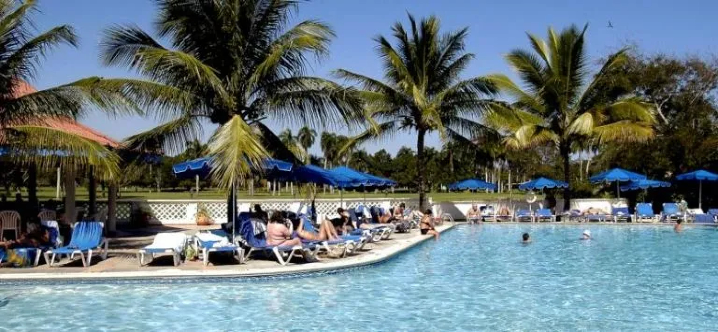 Fun Tropicale Beach Resort