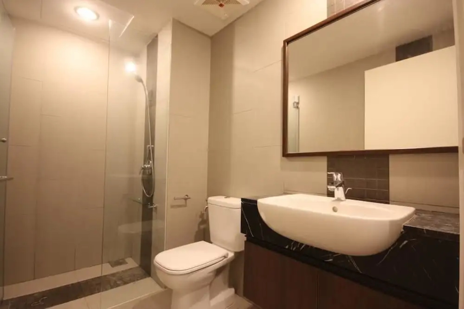 3BR Seaview Suite Gurney Drive