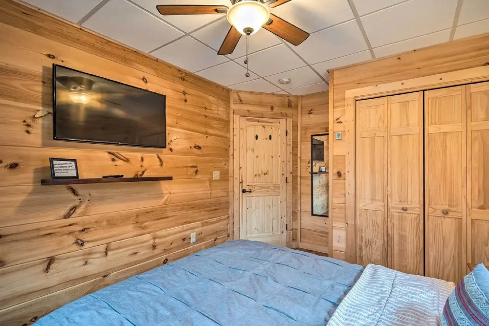 Secluded Black Mountain Cabin w/ On-site Pond!