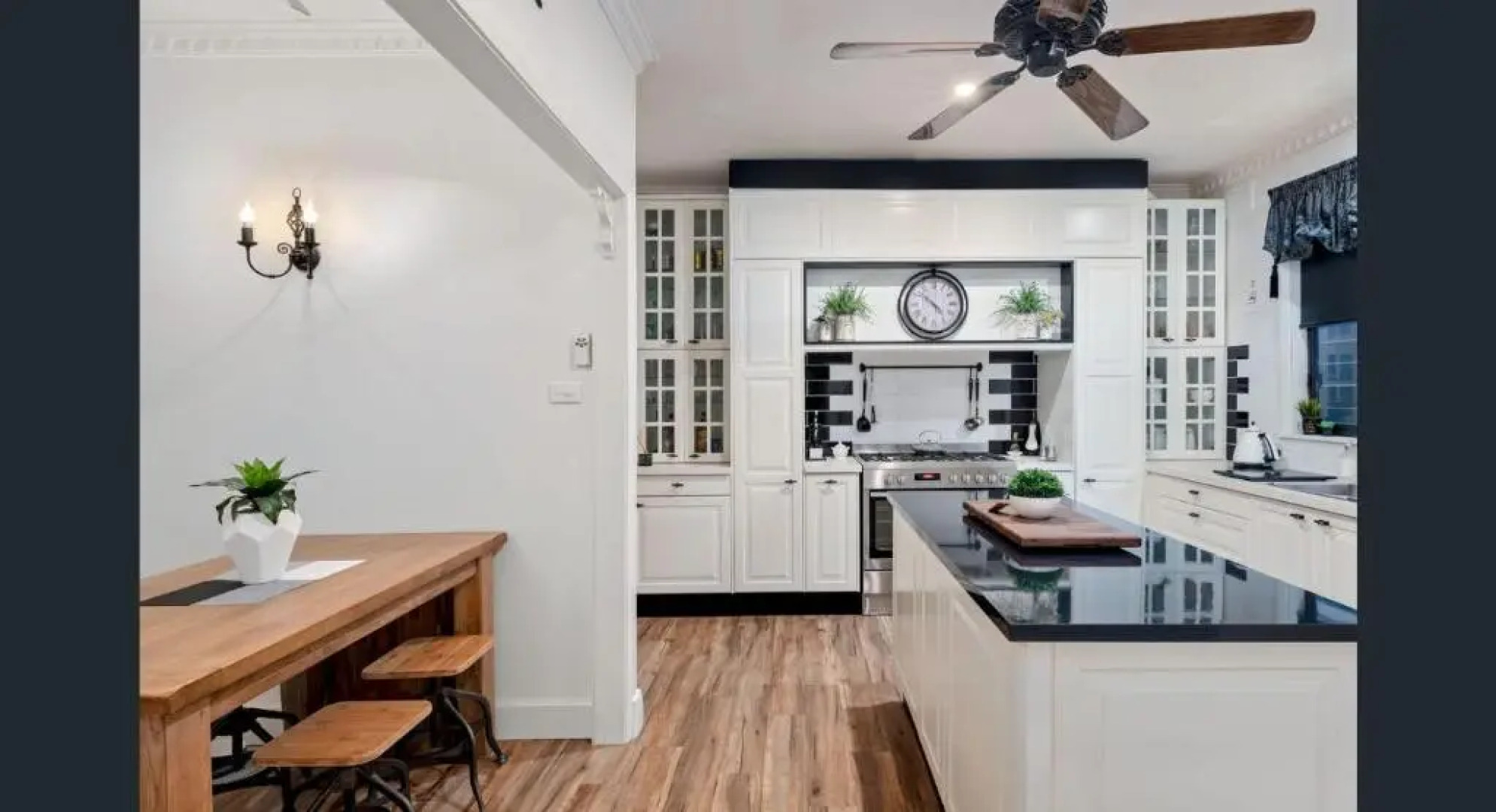 The Weeping Elm - Large and Spacious