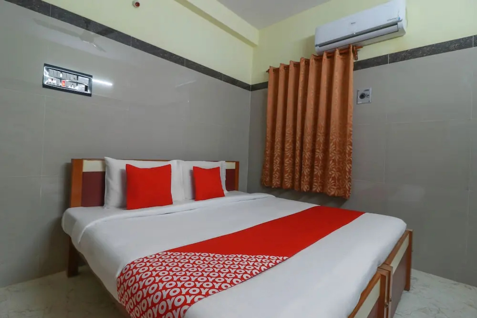 SPOT ON 49005 Raja Lodge