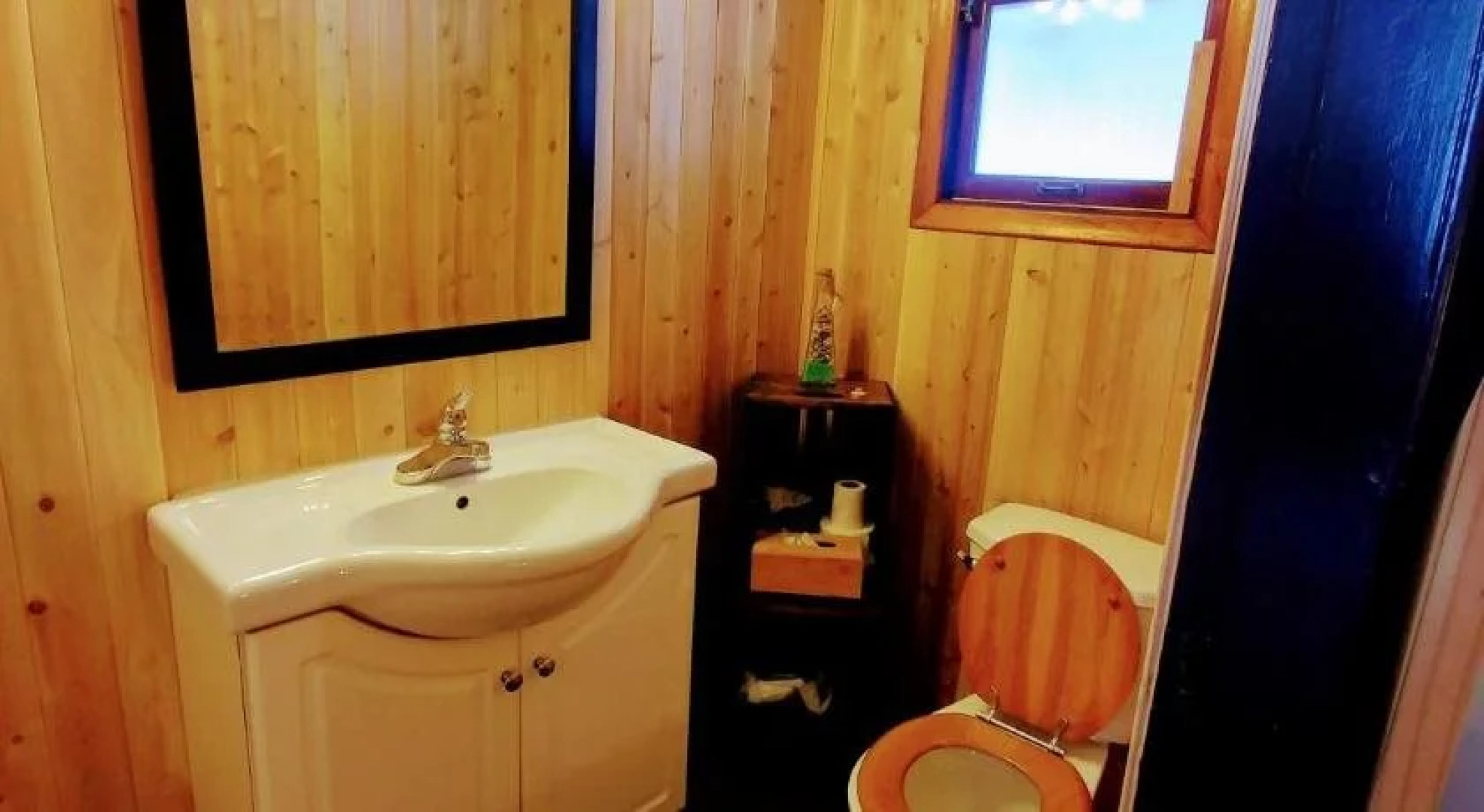 Dwight Riverside Inn