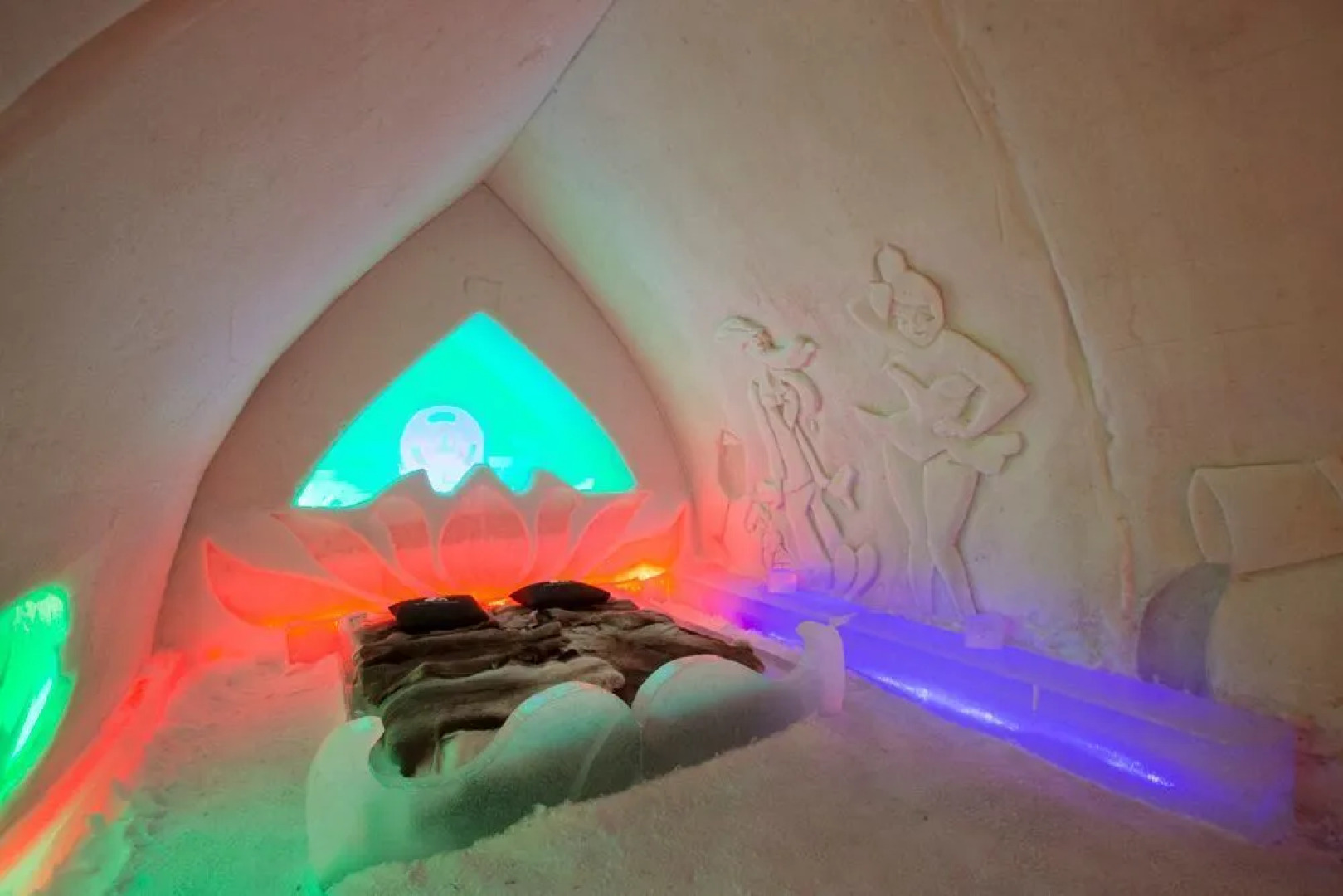 Arctic SnowHotel & Glass Igloos