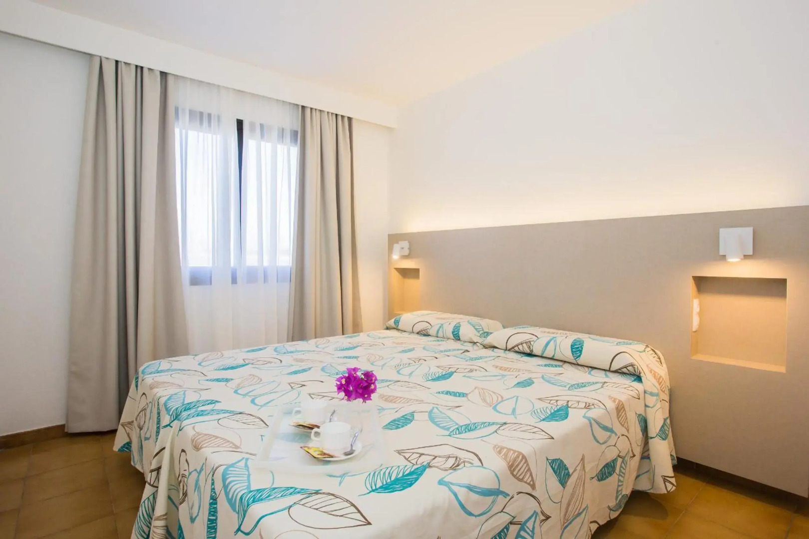 Apartamentos Los Tulipanes