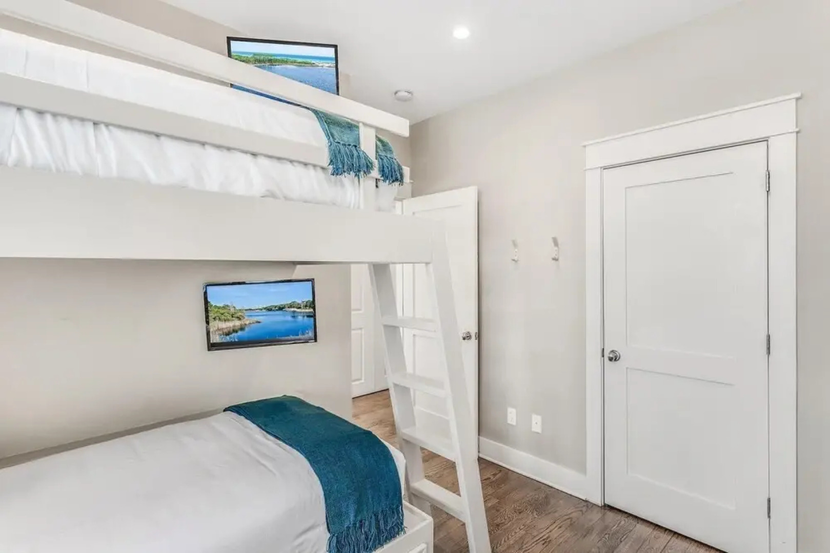 Rolling Dunes - 92 N Winston Lane