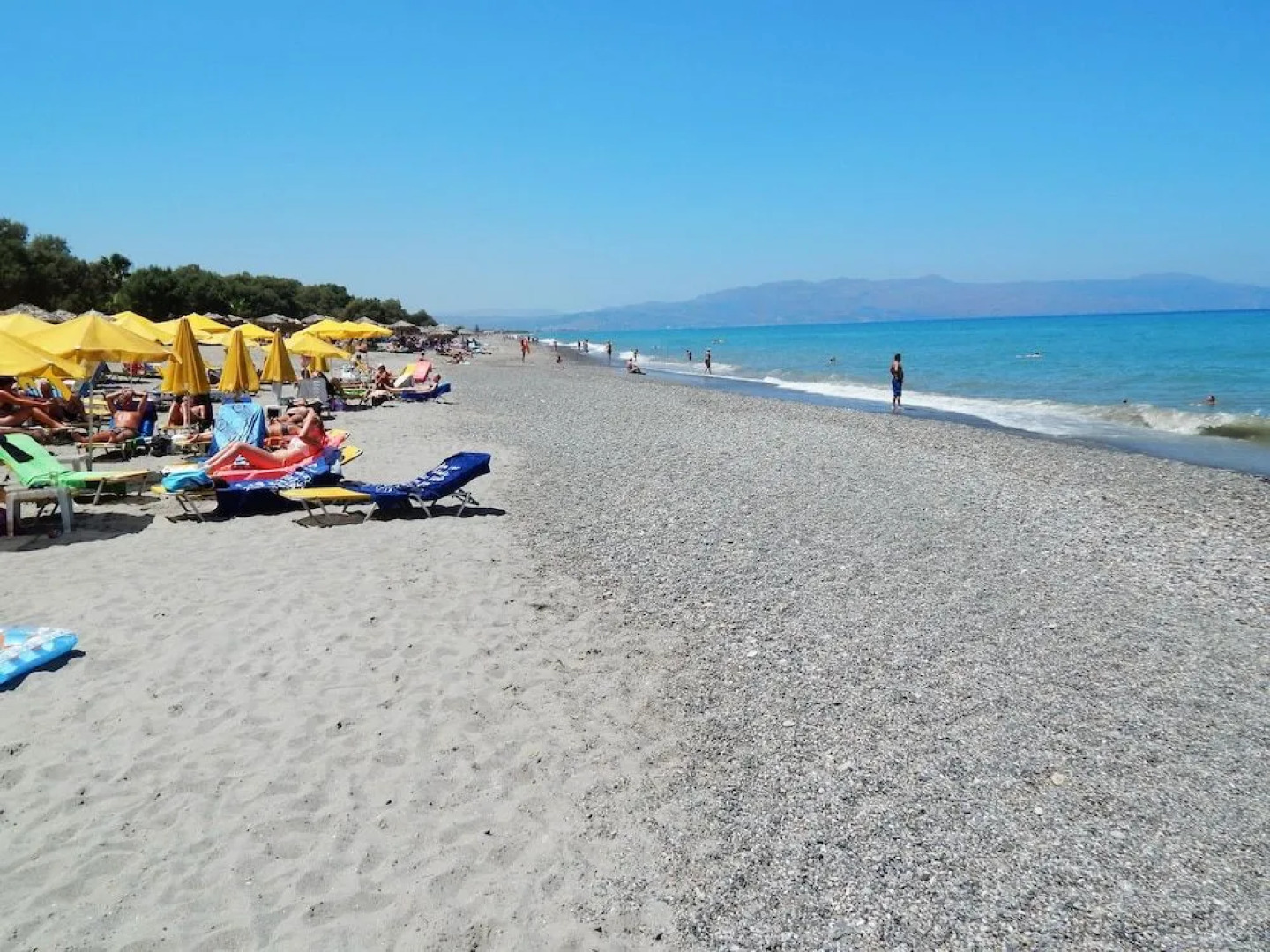 Apollon Studios & Apartments