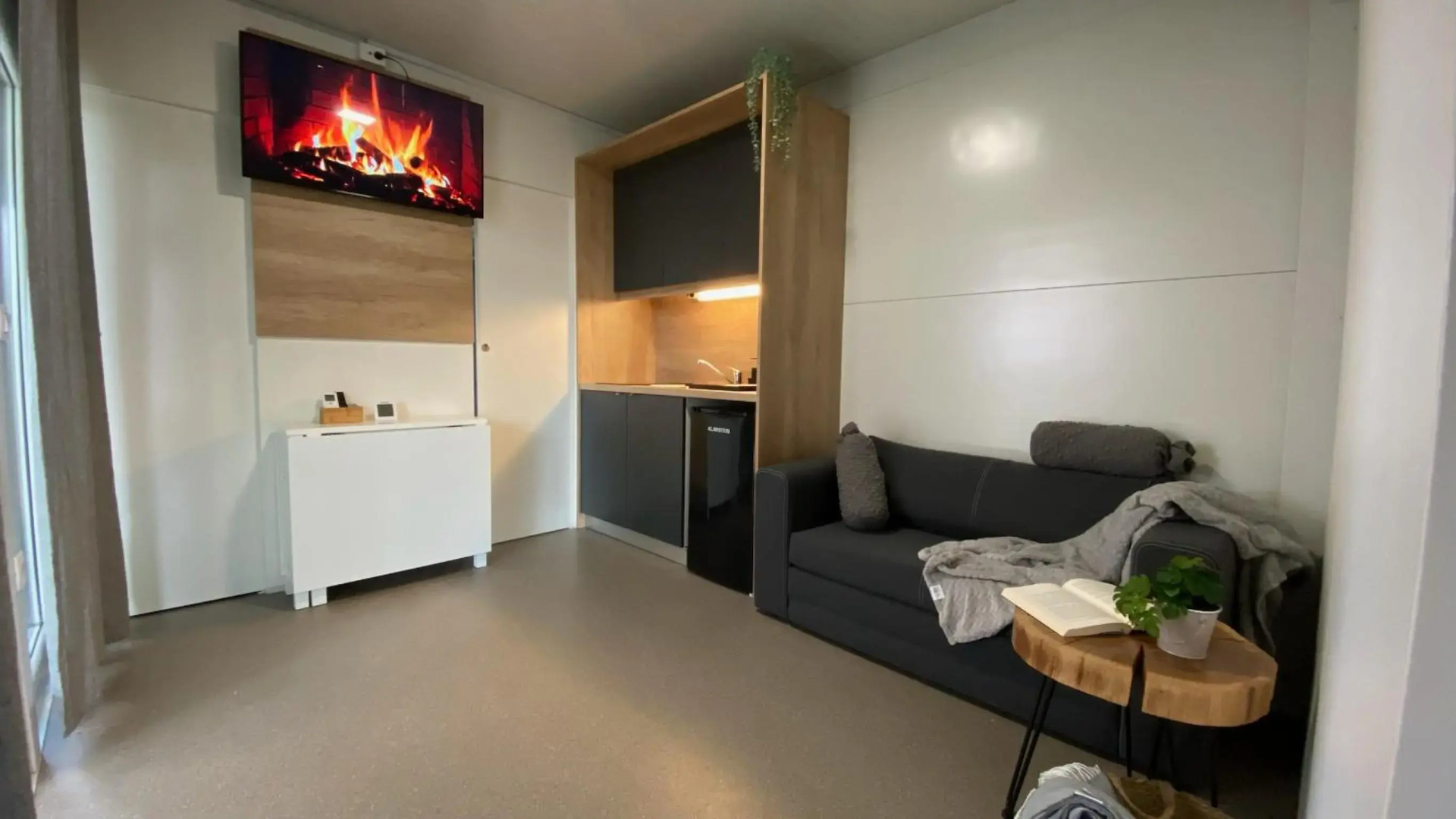 MAGNOLIA HOUSE by the RIVER