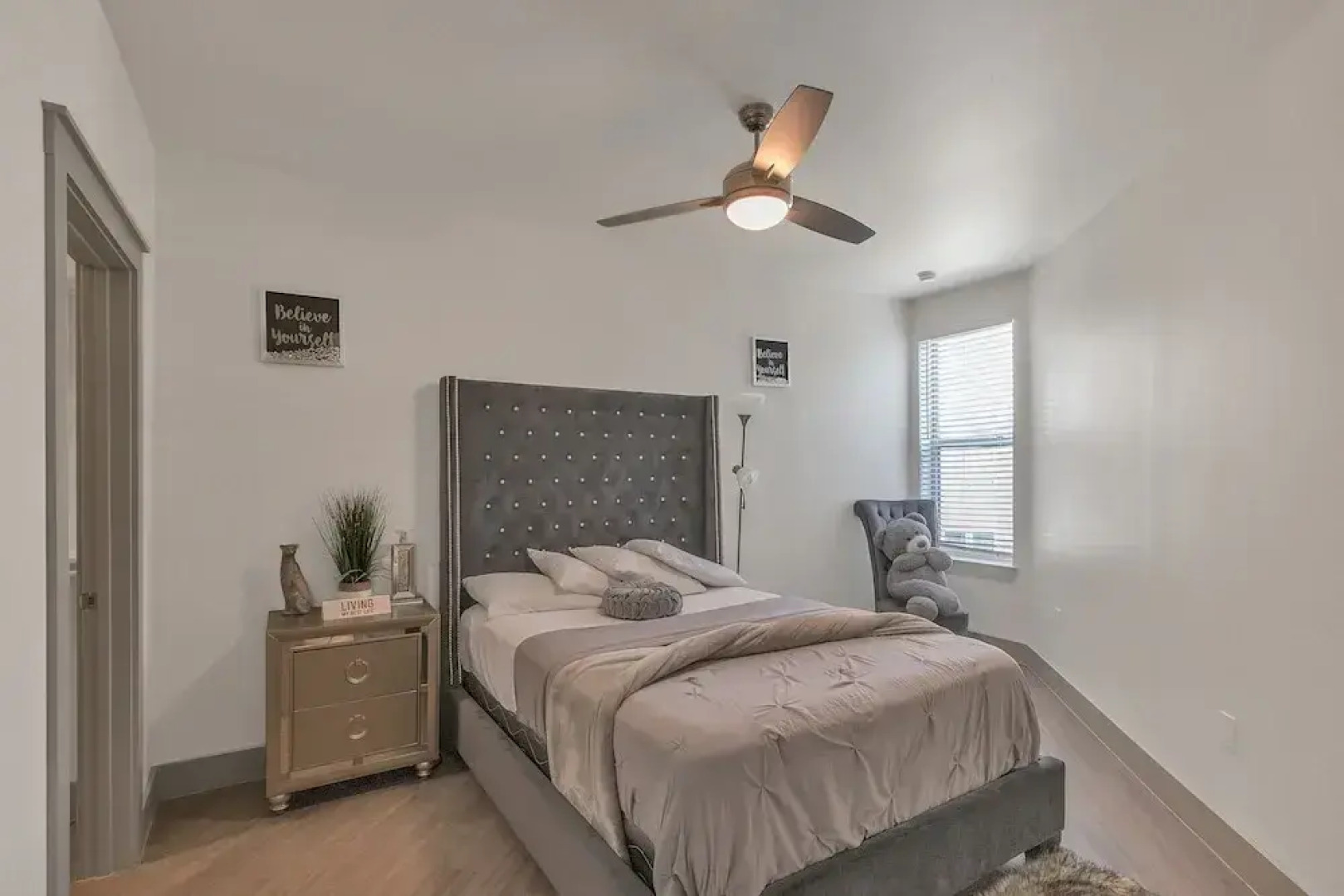 Location! Location! Cozy & Luxe 1 Bedroom Apts by Redawning