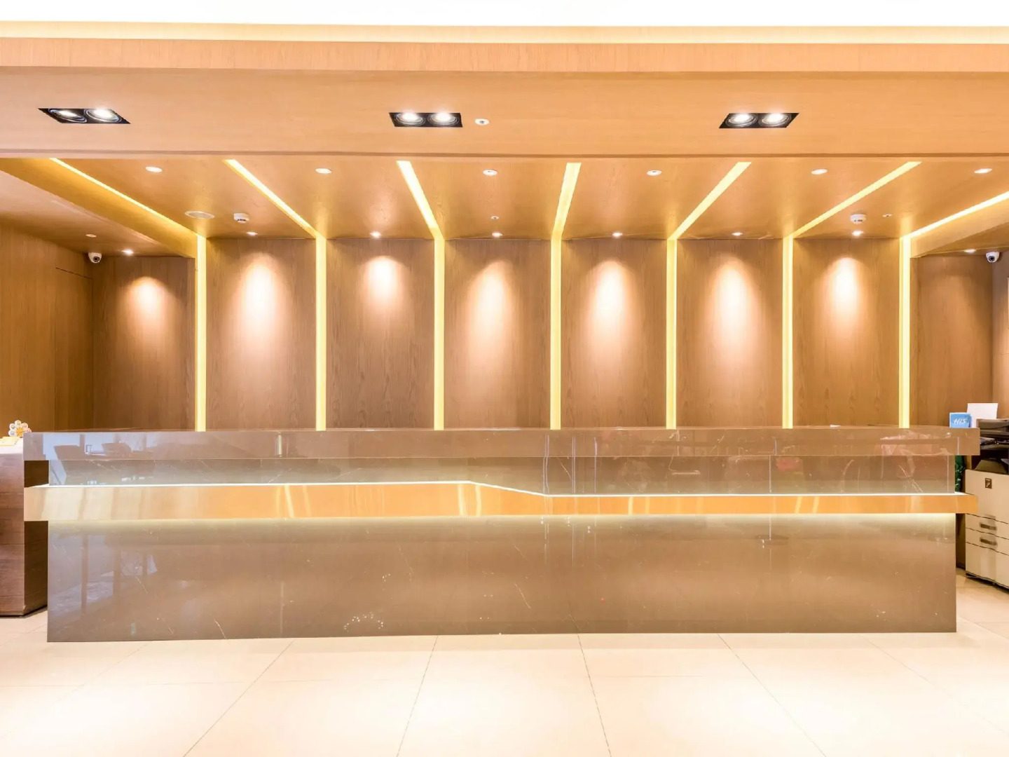 Green World Taipei Station