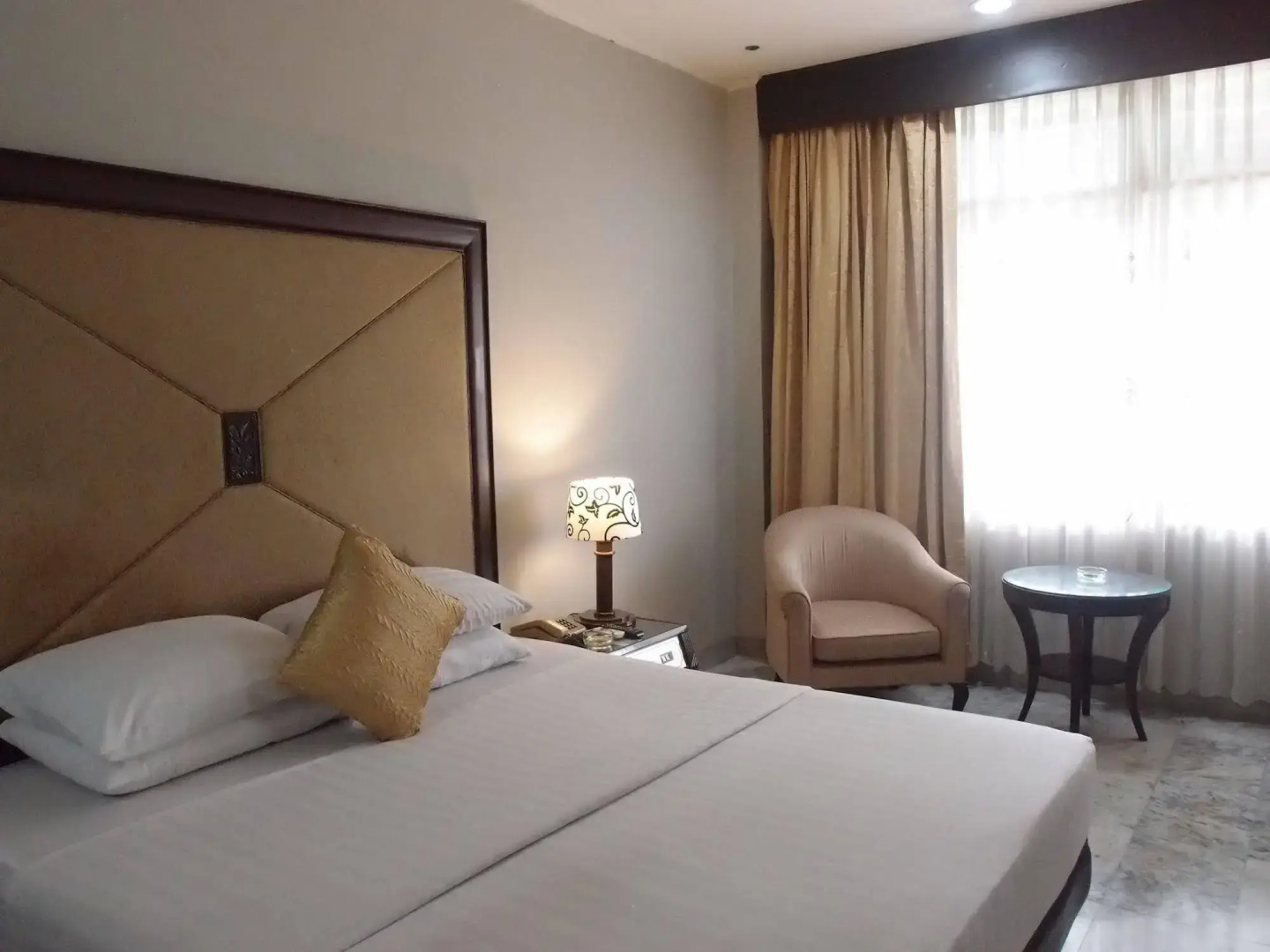 Johns Pardede International Hotel