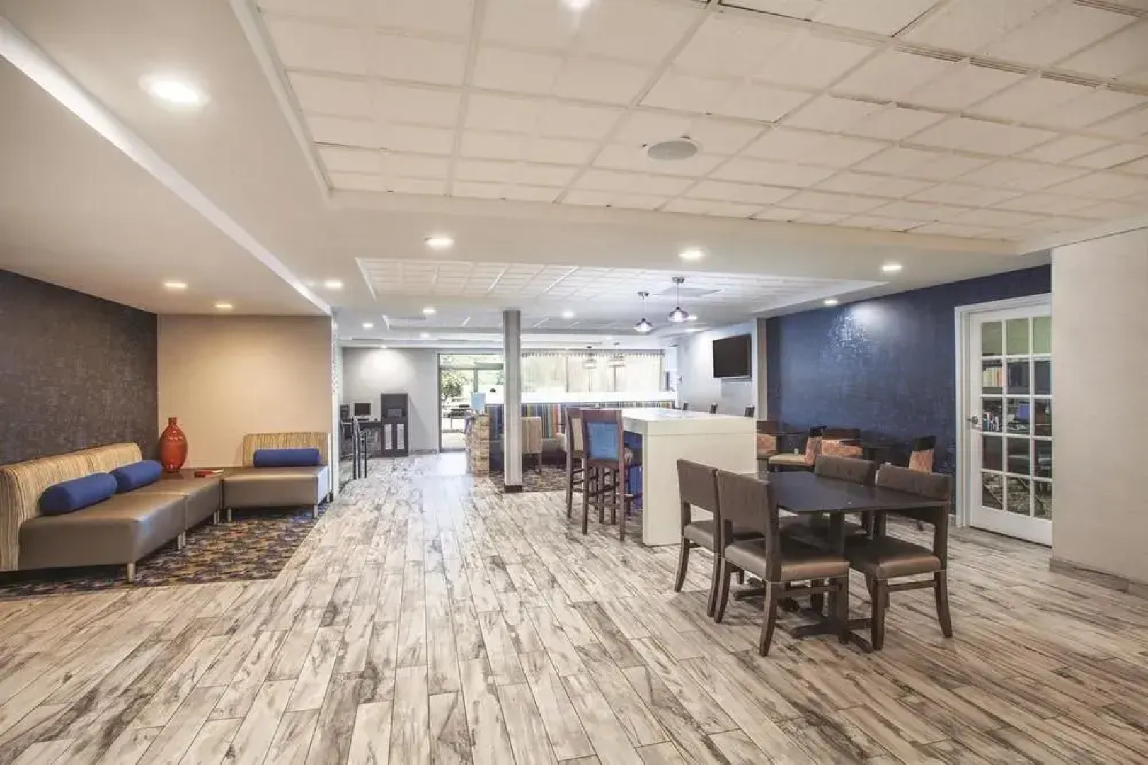 Clarion Pointe Charlottesville