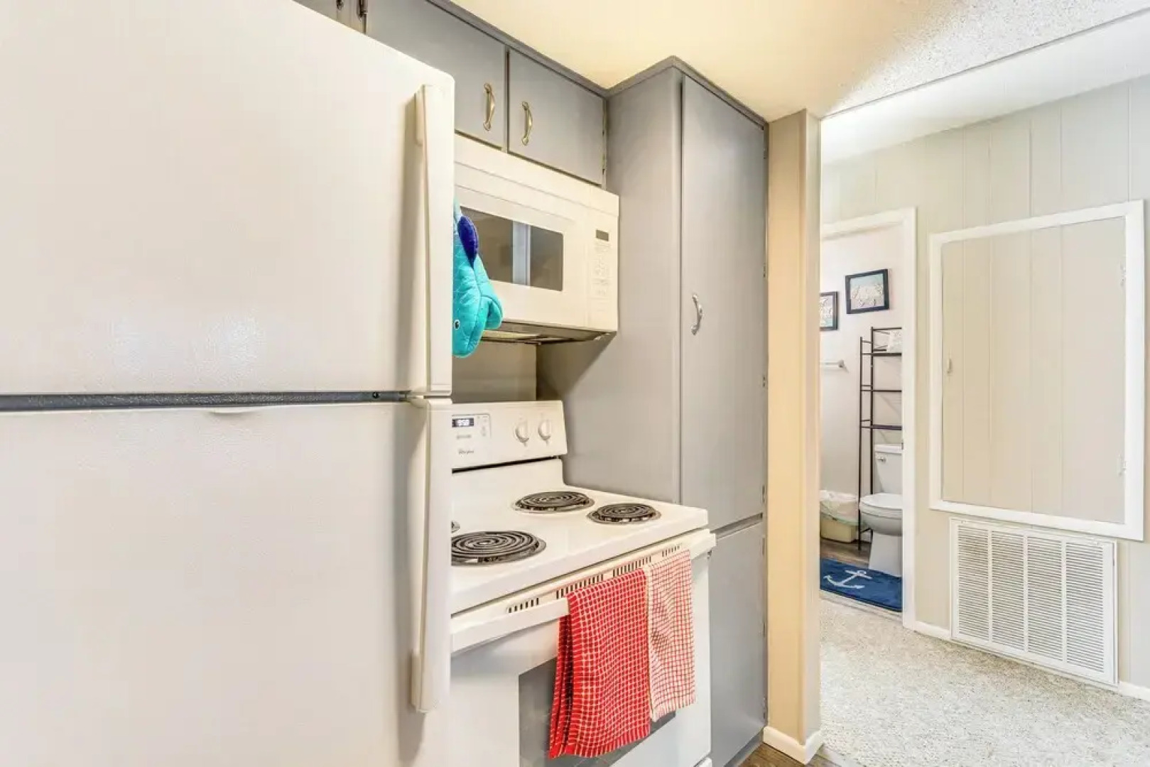 4 Mi to Greers Ferry Lake: Condo w/ Deck & Balcony