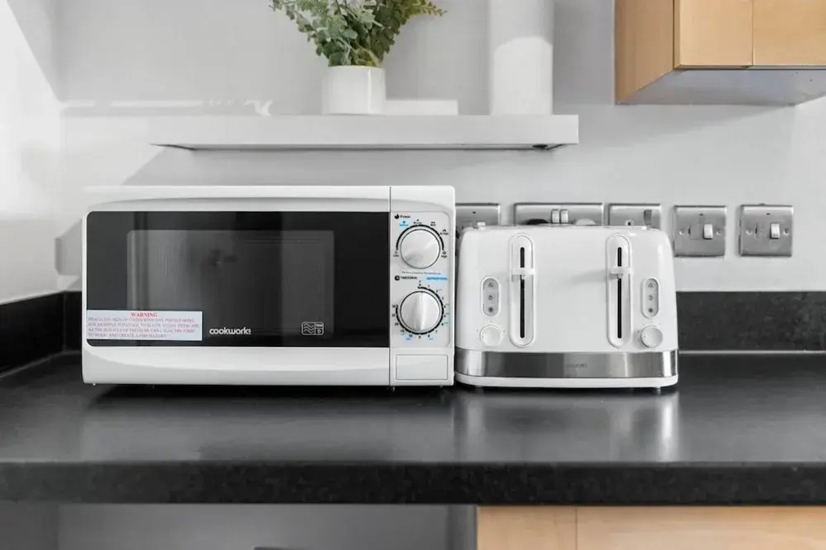 Cute Modern Mews Home in Oldbury