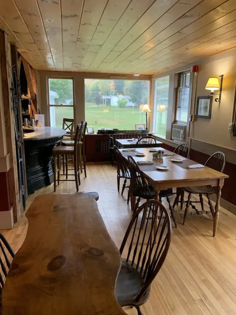 Lovett's Inn and Restaurant