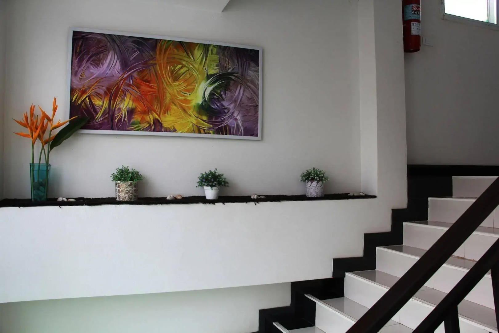 Modern Inn by Saifon