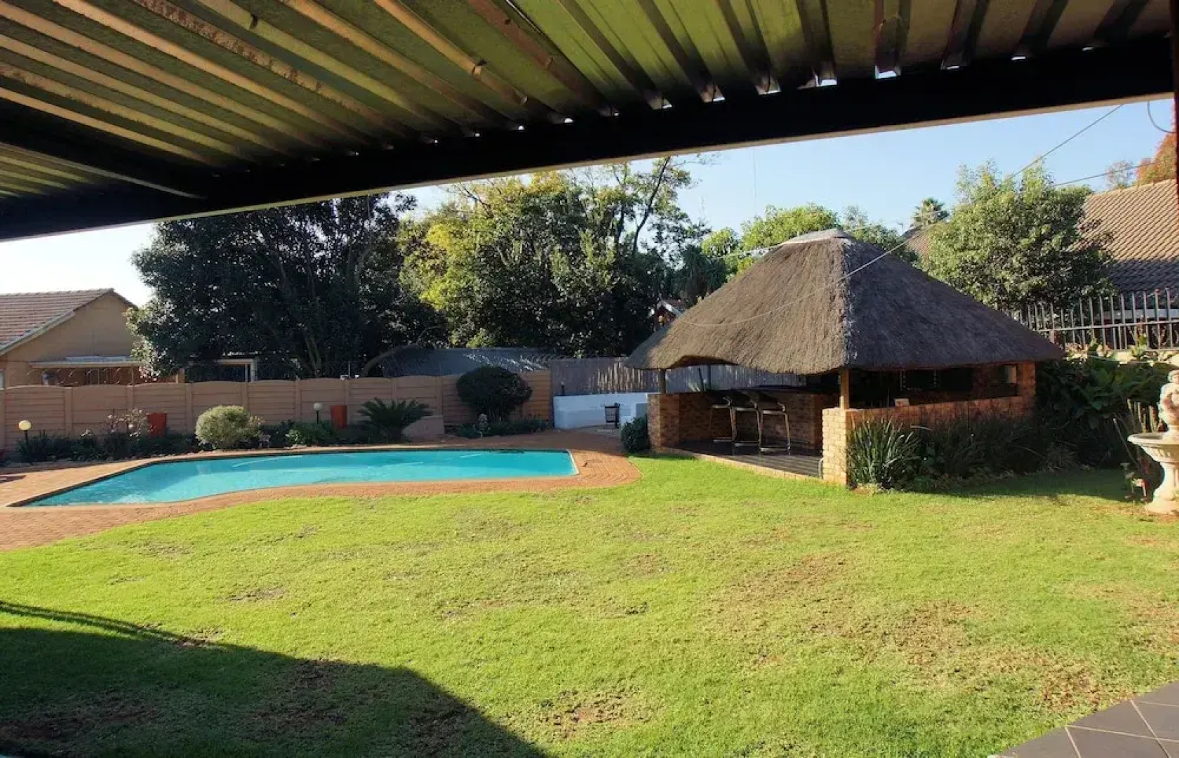 Linga Longa Guest House