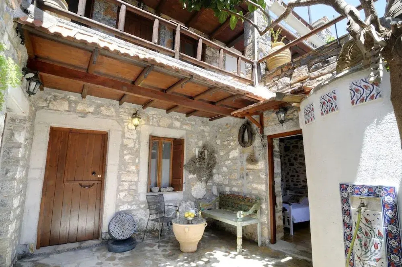 Elounda Traditional Art Suites