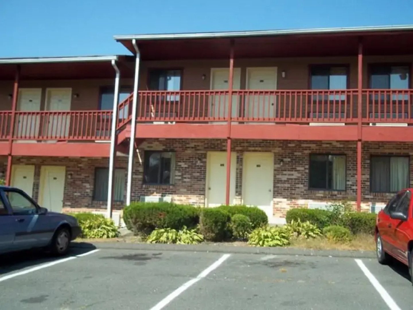 Naugatuck Motor Lodge