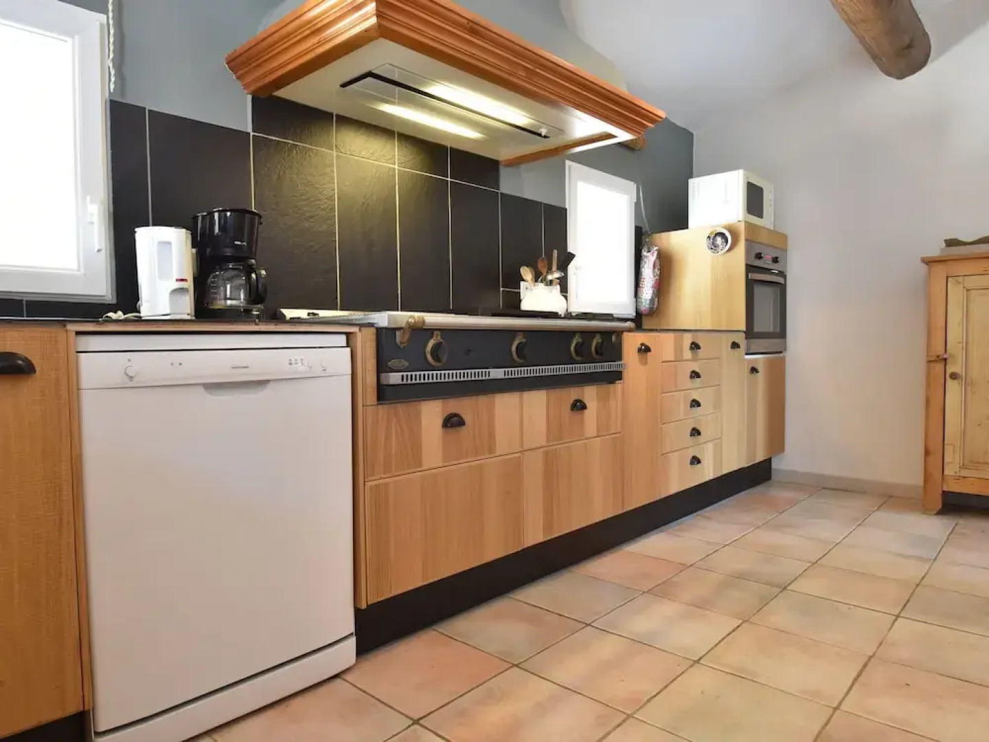 Private Infinity Pool, Beautiful View of Mont Ventoux, a Dream Spot!