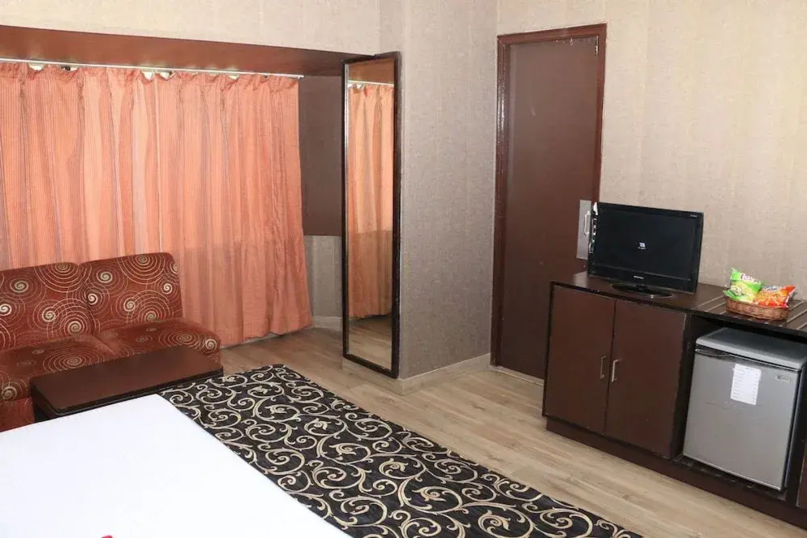 OYO 1072 Hotel Leela Classic