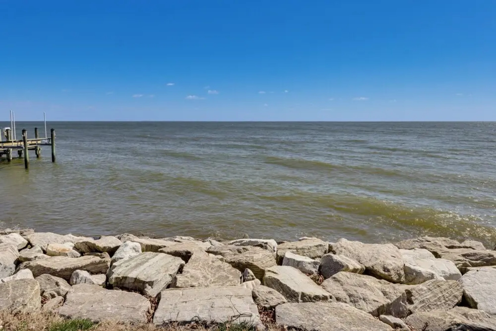 Bayfront Maryland Retreat w/ Deck, Near Beaches!