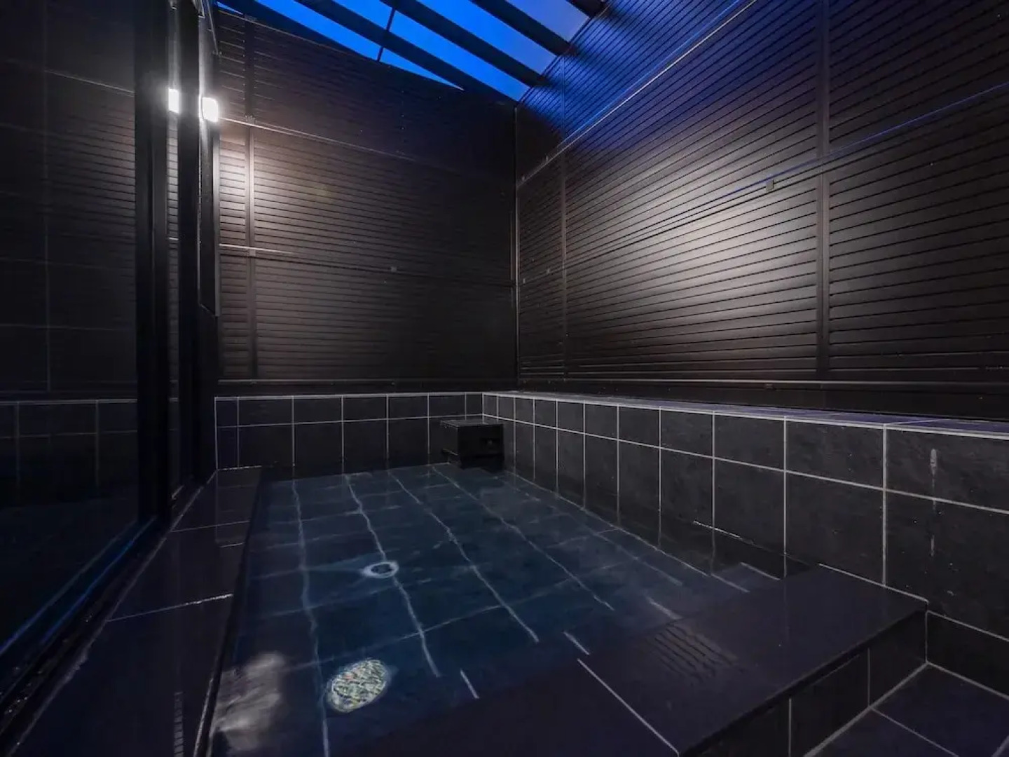 Ureshino Onsen Yadoya Uchiroji Hondori