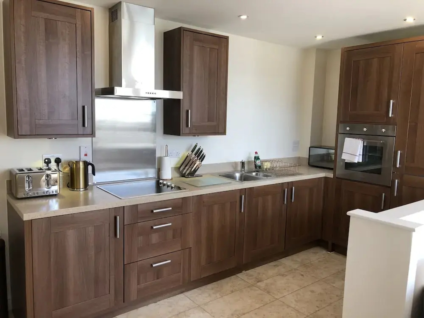 Blue sky at Wallis square