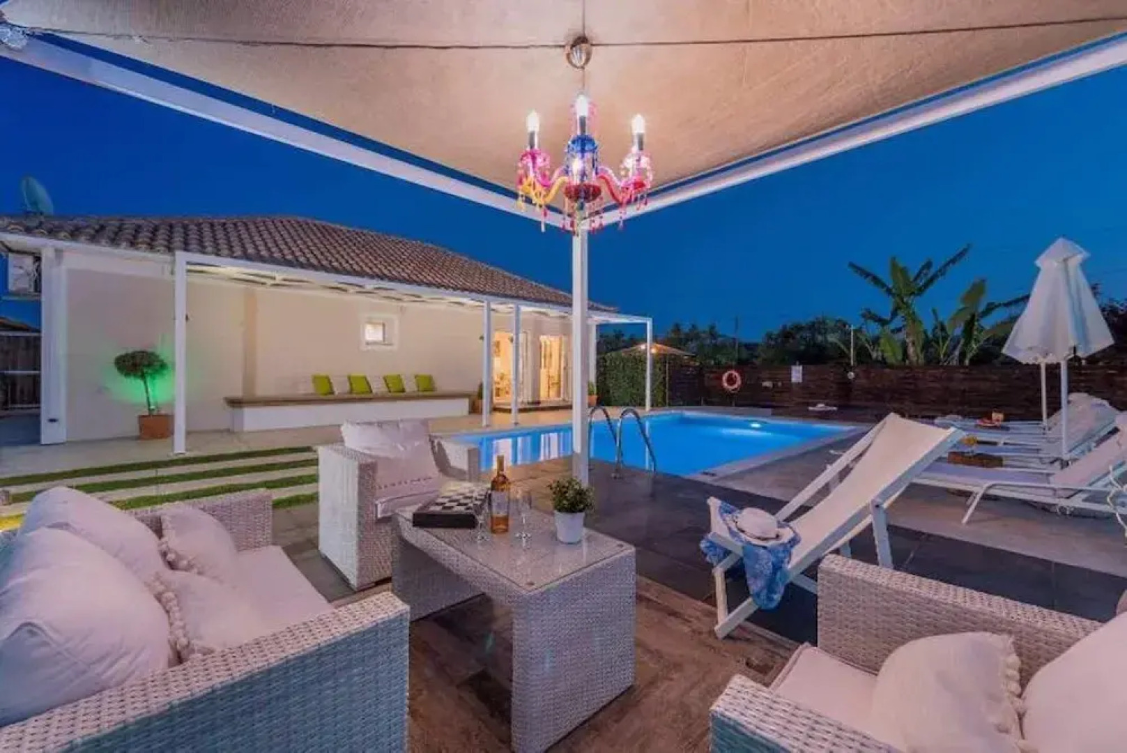Madini Luxury villa with private Heated pool