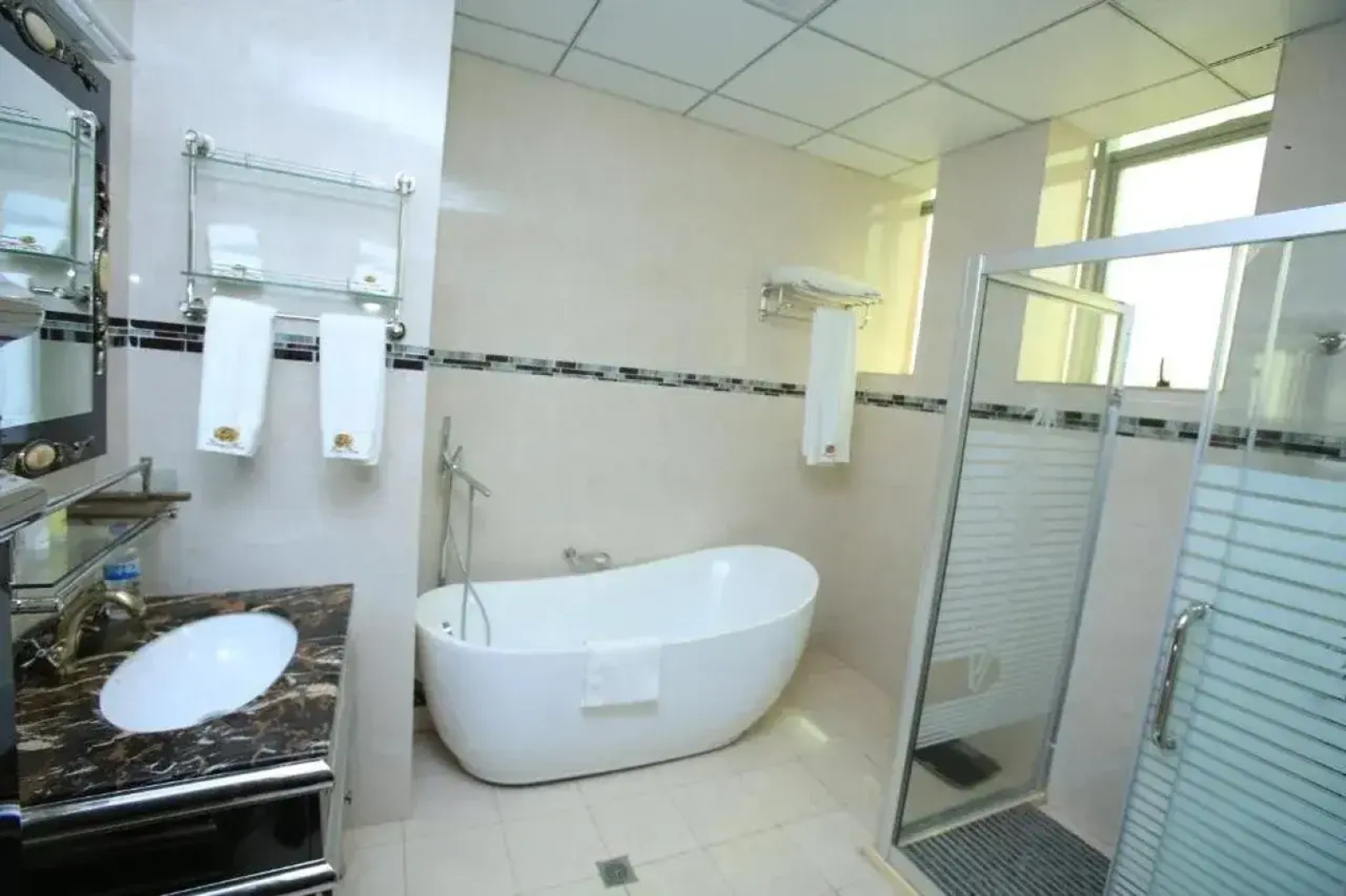 Lemigo Hotel