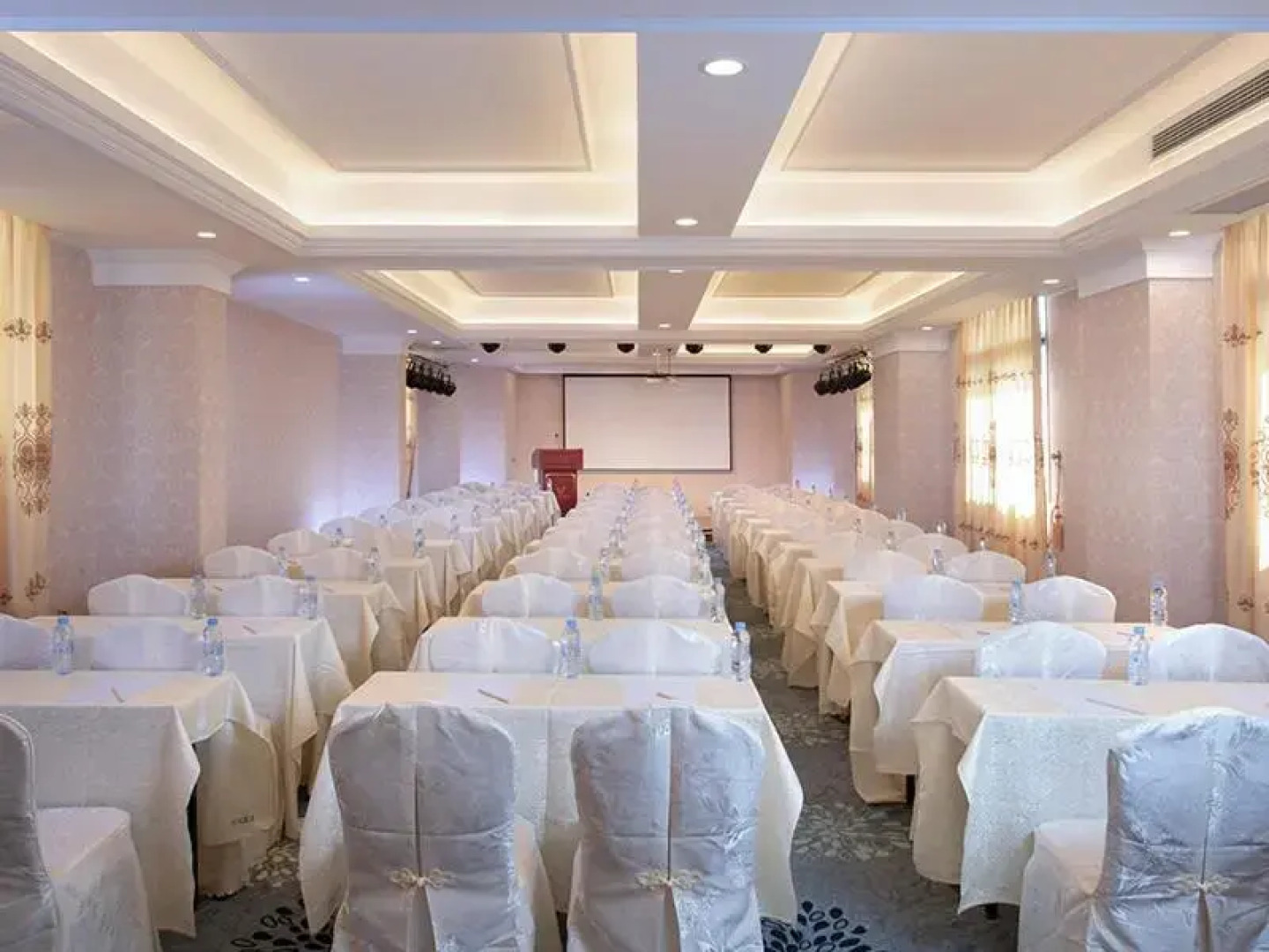 Vienna Hotel Guangdong Jieyang Longwei Town