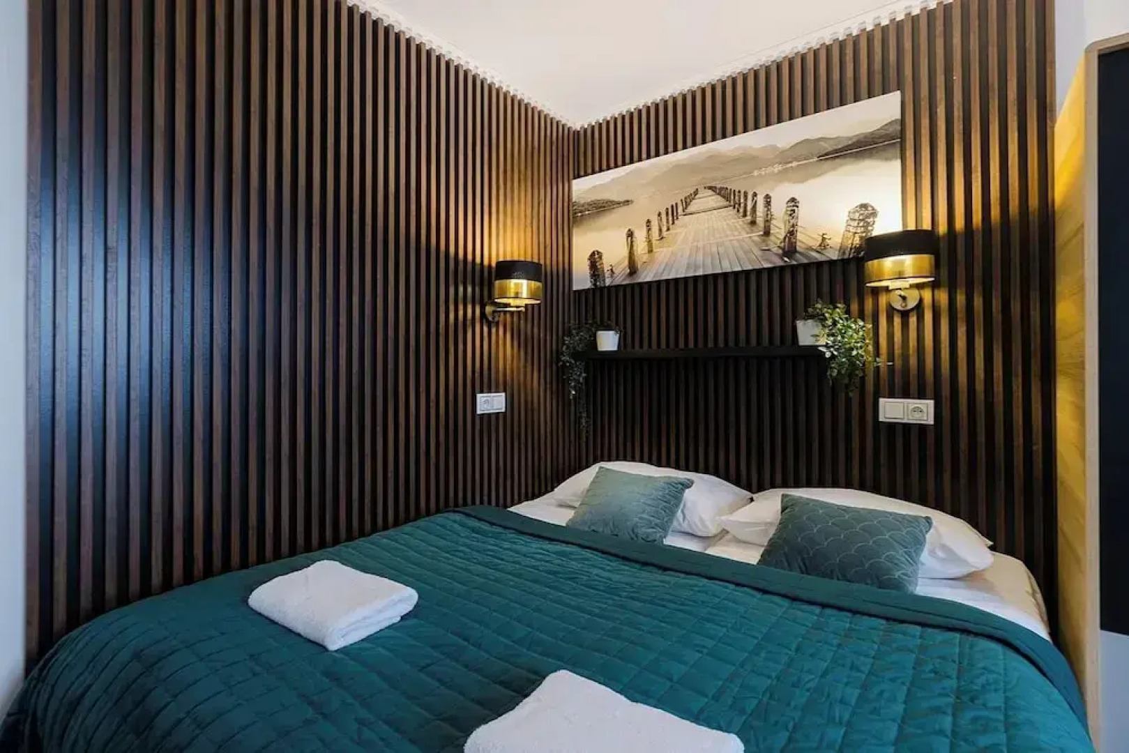 UNIT Warszawa Centrum Room by Metro Rondo ONZ