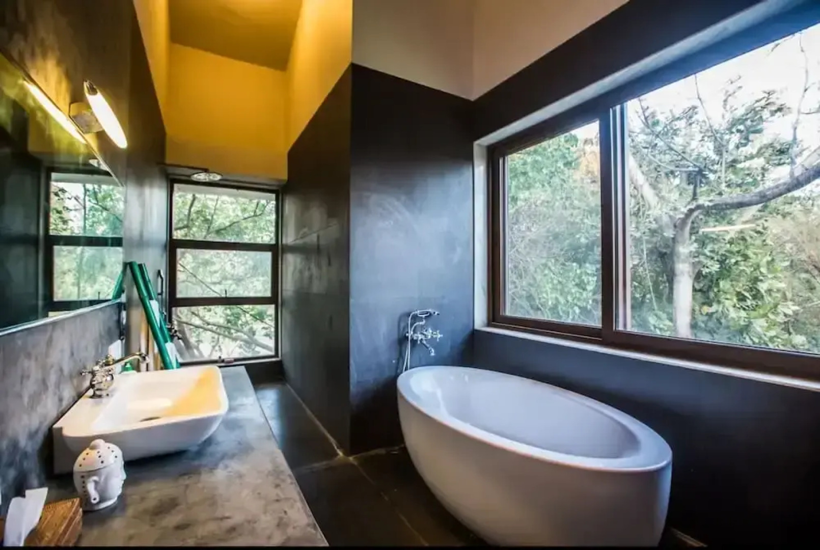 Frangipani by Hireavilla-5br Lux Estate in Alibaug