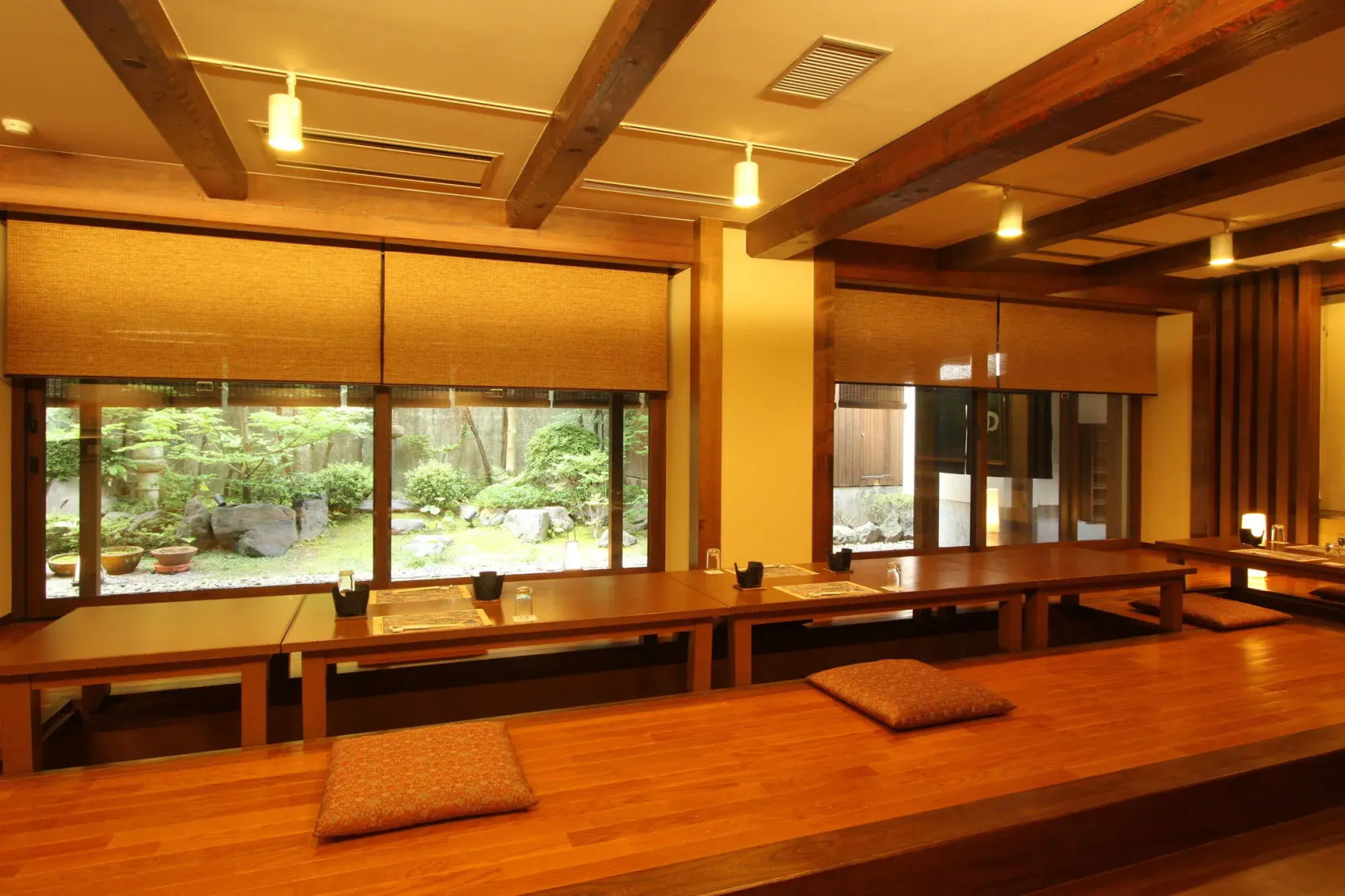 Sarusawaike Yoshidaya