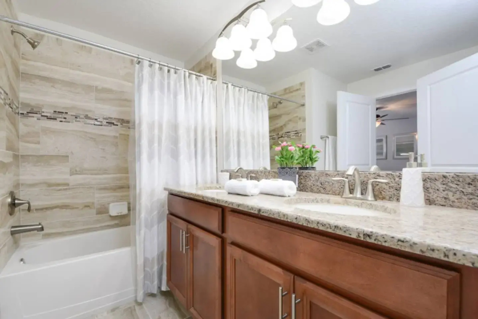 4 Bedrooms villa - Storey Lake