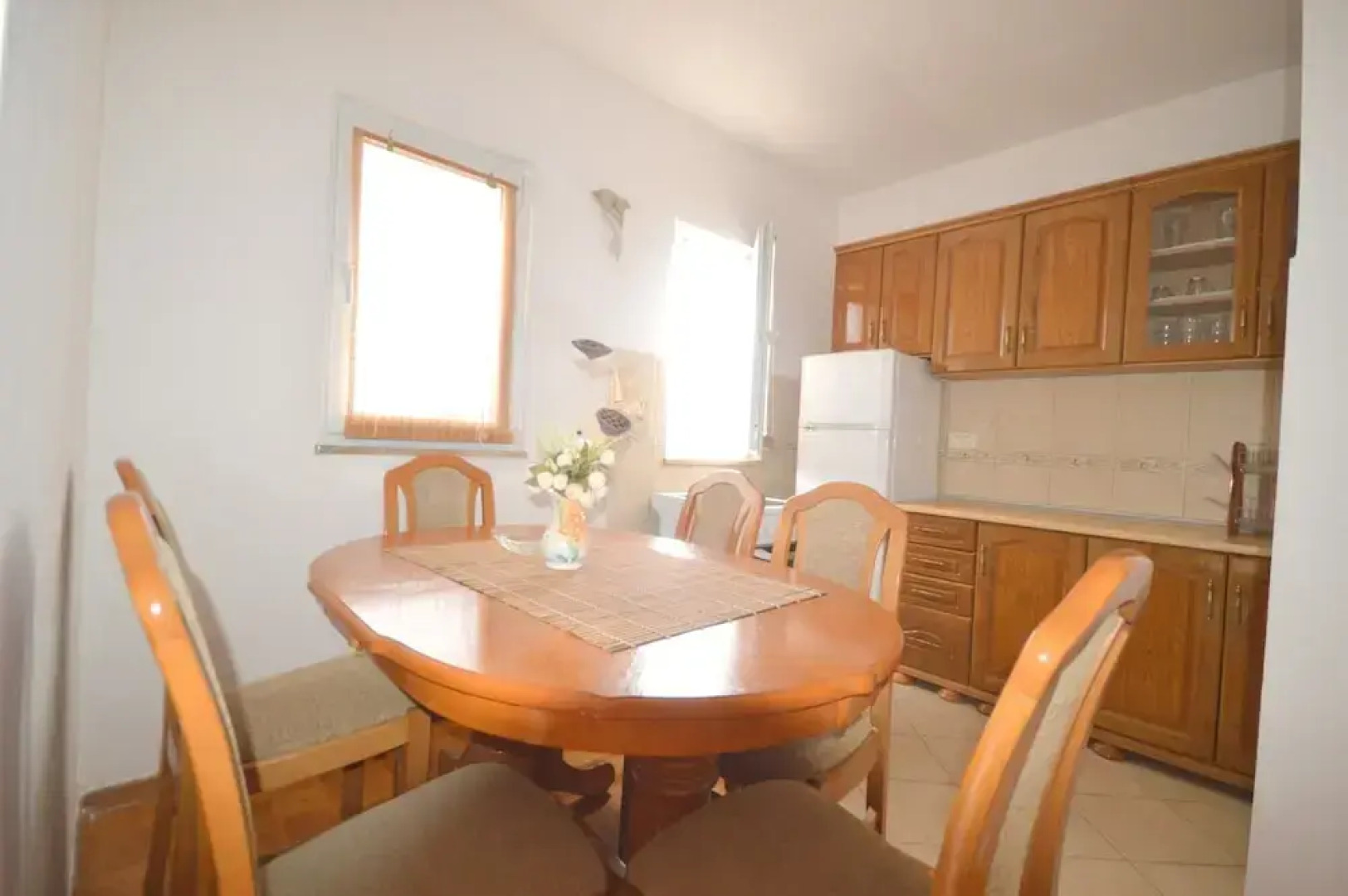 Seafront Apartment Bijela