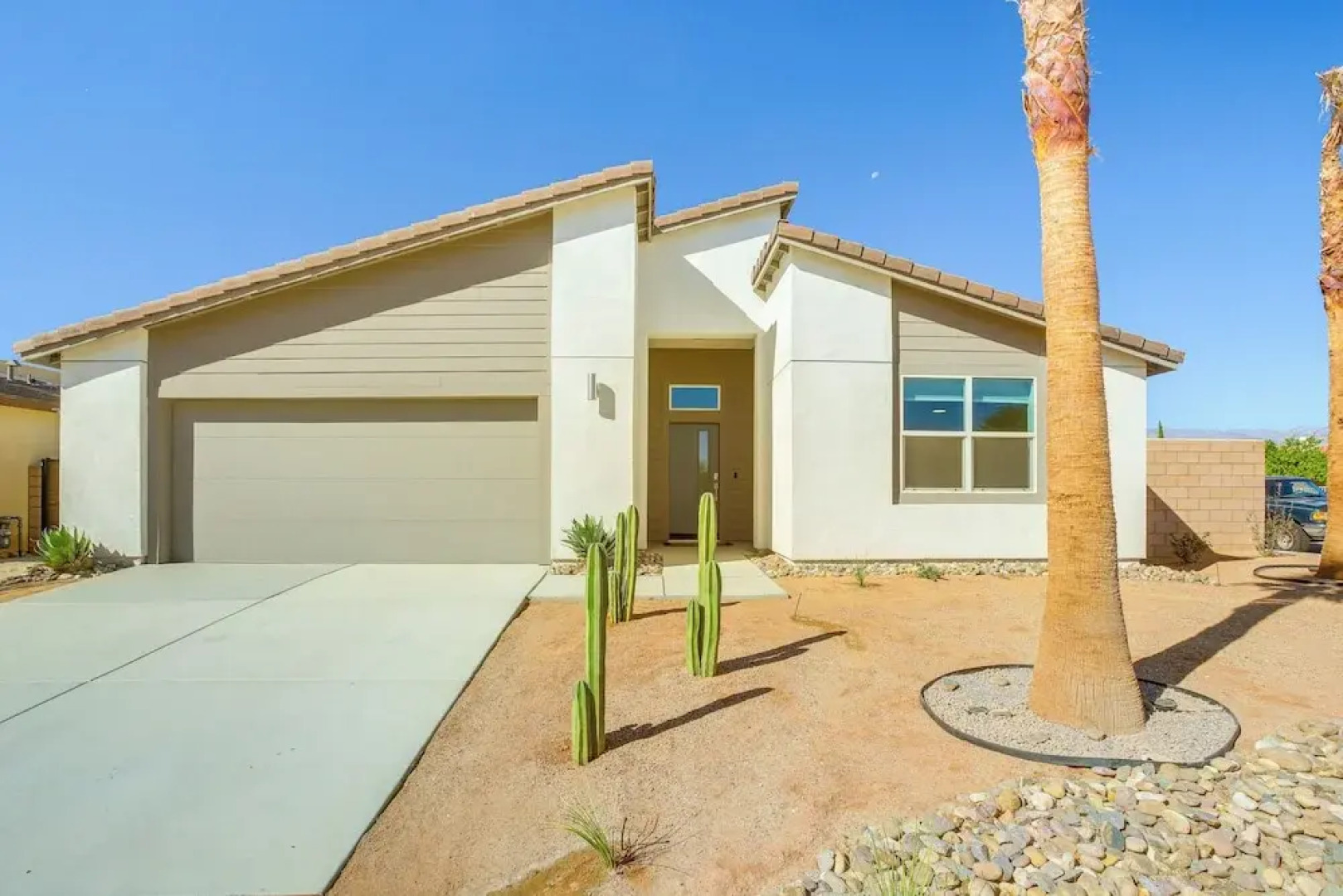 Pool, Spa & More: Relax in Desert Hot Springs!