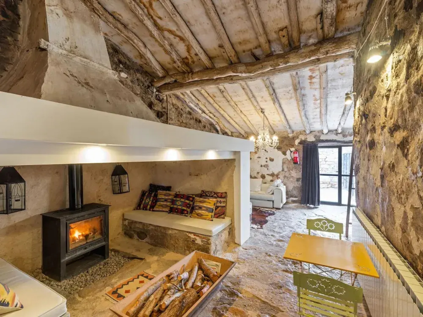 Rustic Cottage in Fraga With Private Garden