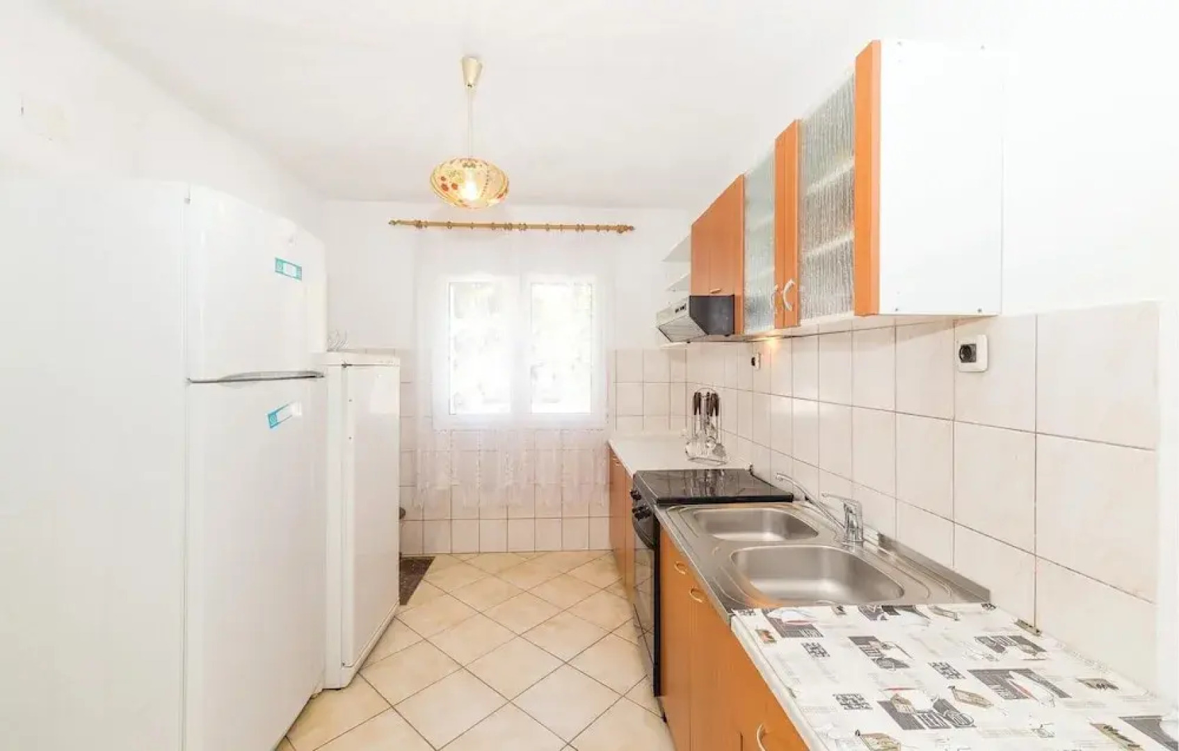 Awesome Home in Okrug Donji With Wifi and 6 Bedrooms