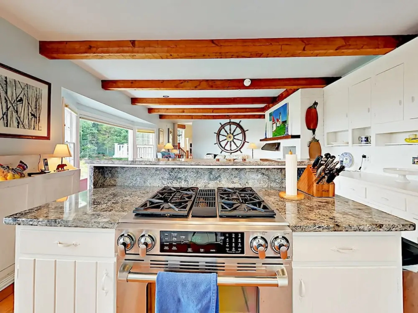 Family-friendly 4br W/ Ocean Views 4 Bedroom Home