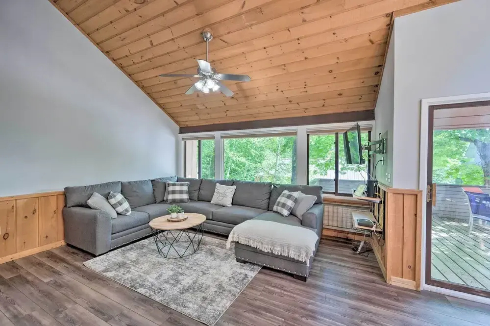 Village of Loon Condo in Lincoln w/ Pool Access