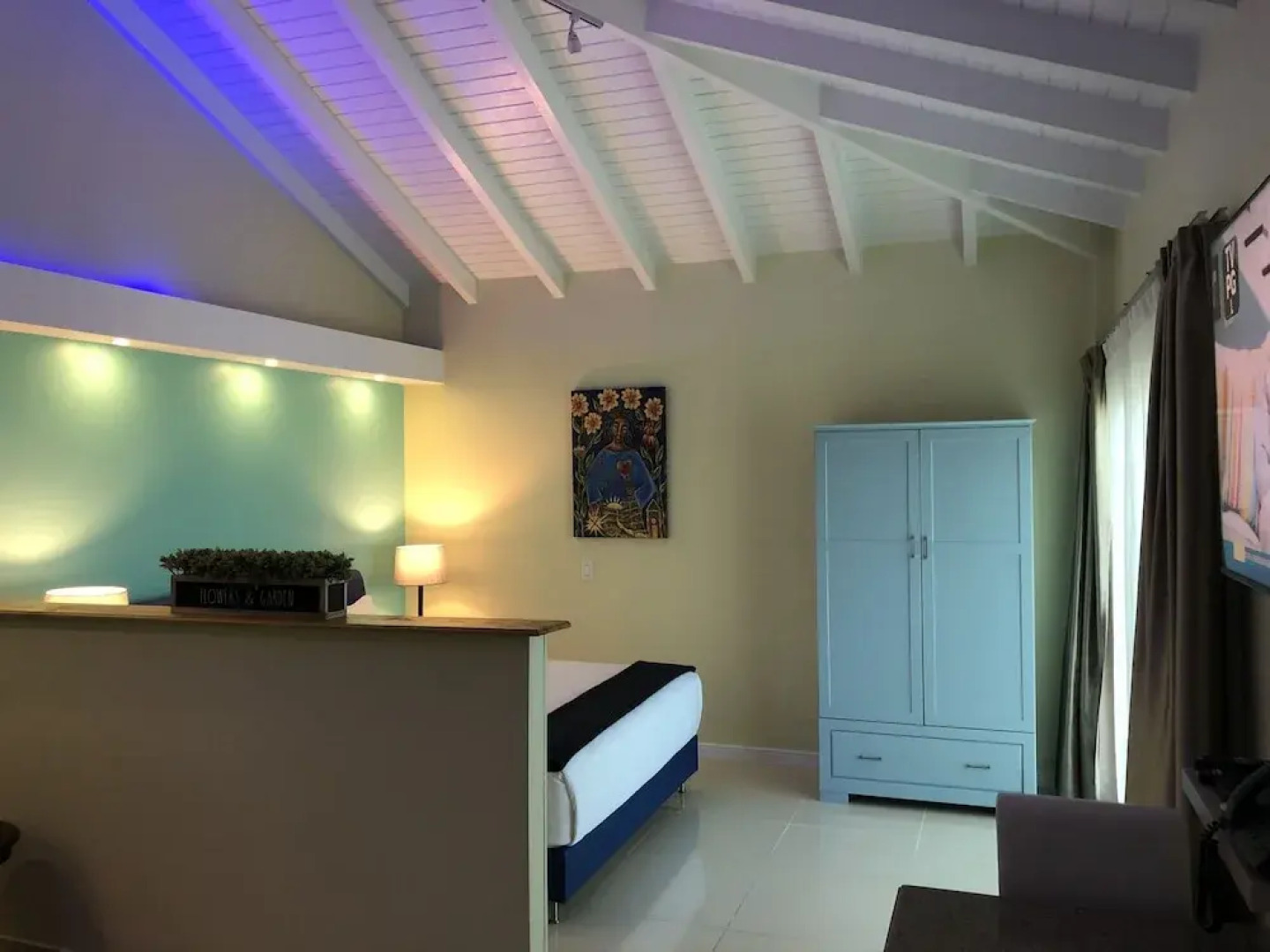 Quint's Travelers Inn