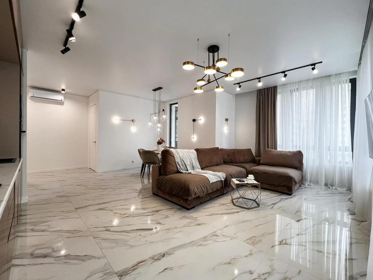 uTrip (юТрип) на улице Алексея Козина